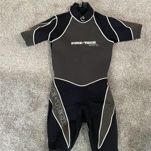 Kids Swim Wetsuit - Black and Gray